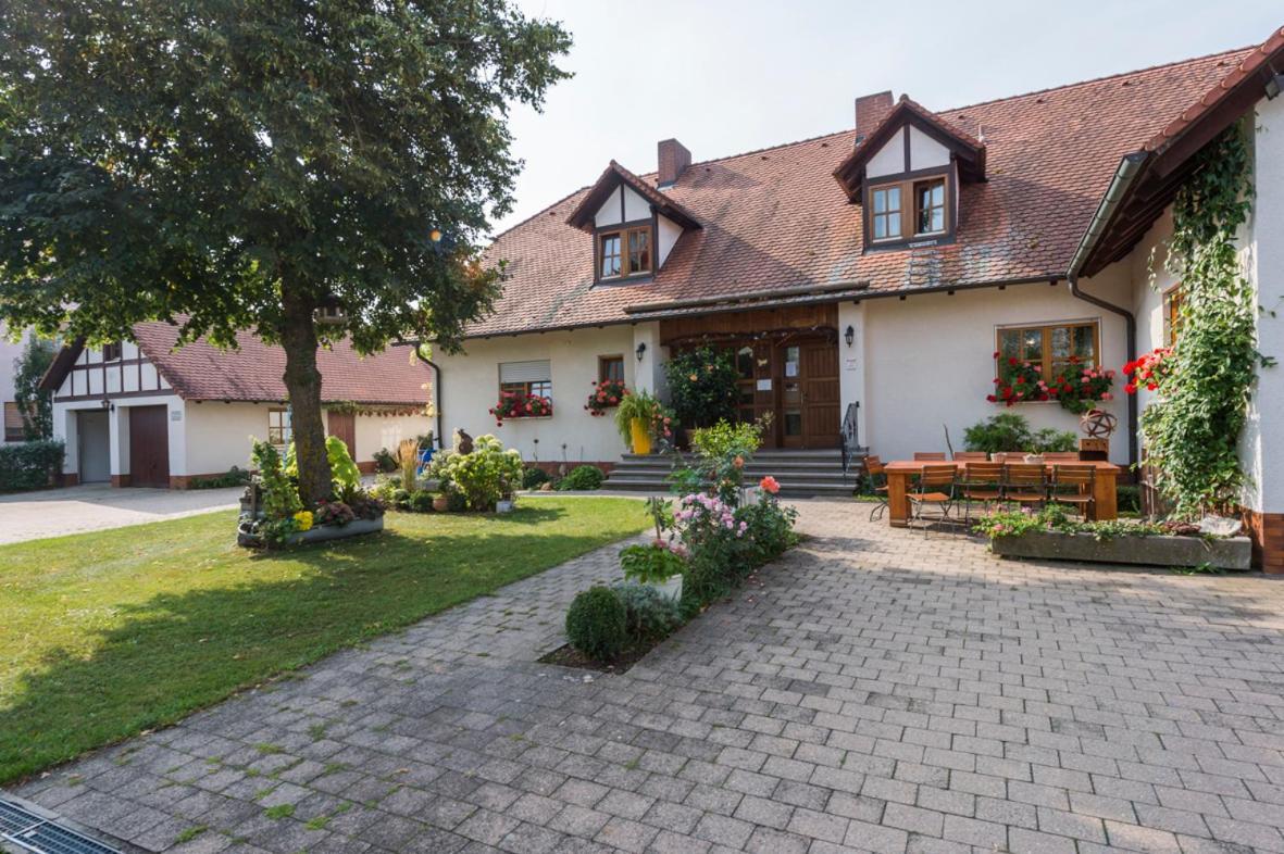 Gasthaus-Pension Hofmann Oberdachstetten Екстер'єр фото
